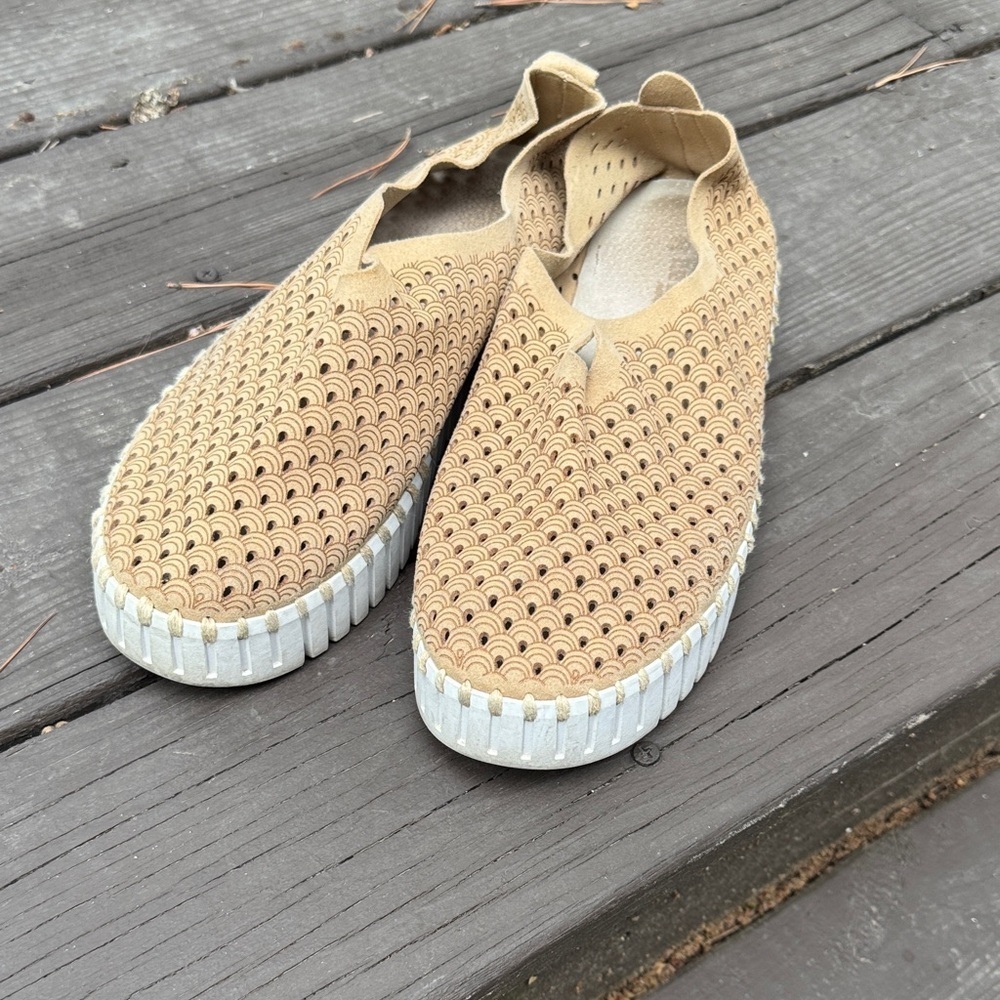 Ilse Jacobsen Laser Design Tan Slip-On Women's Shoes size 40